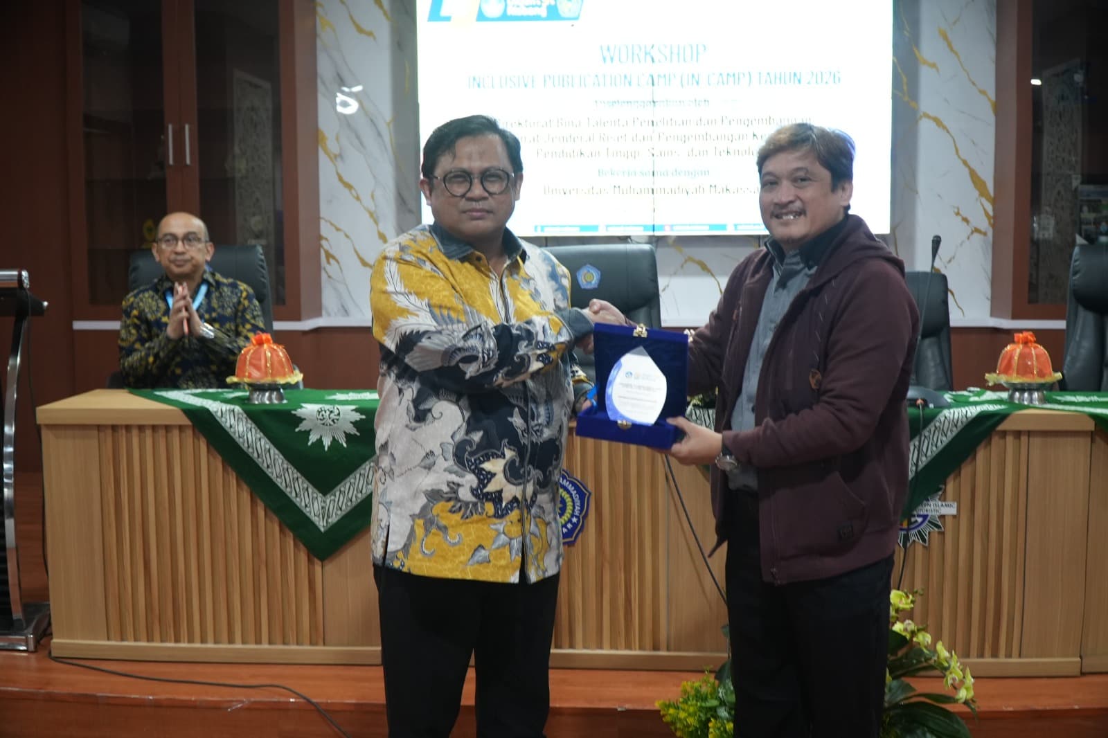 Unismuh Makassar Tutup In-Camp 2026, Dorong Dosen Muda Tembus Jurnal Internasional