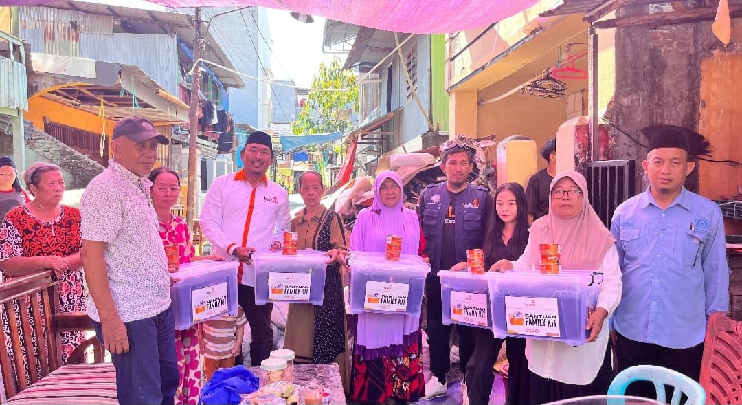 Lazismu Makassar Salurkan Logistik untuk Korban Kebakaran Sabutung