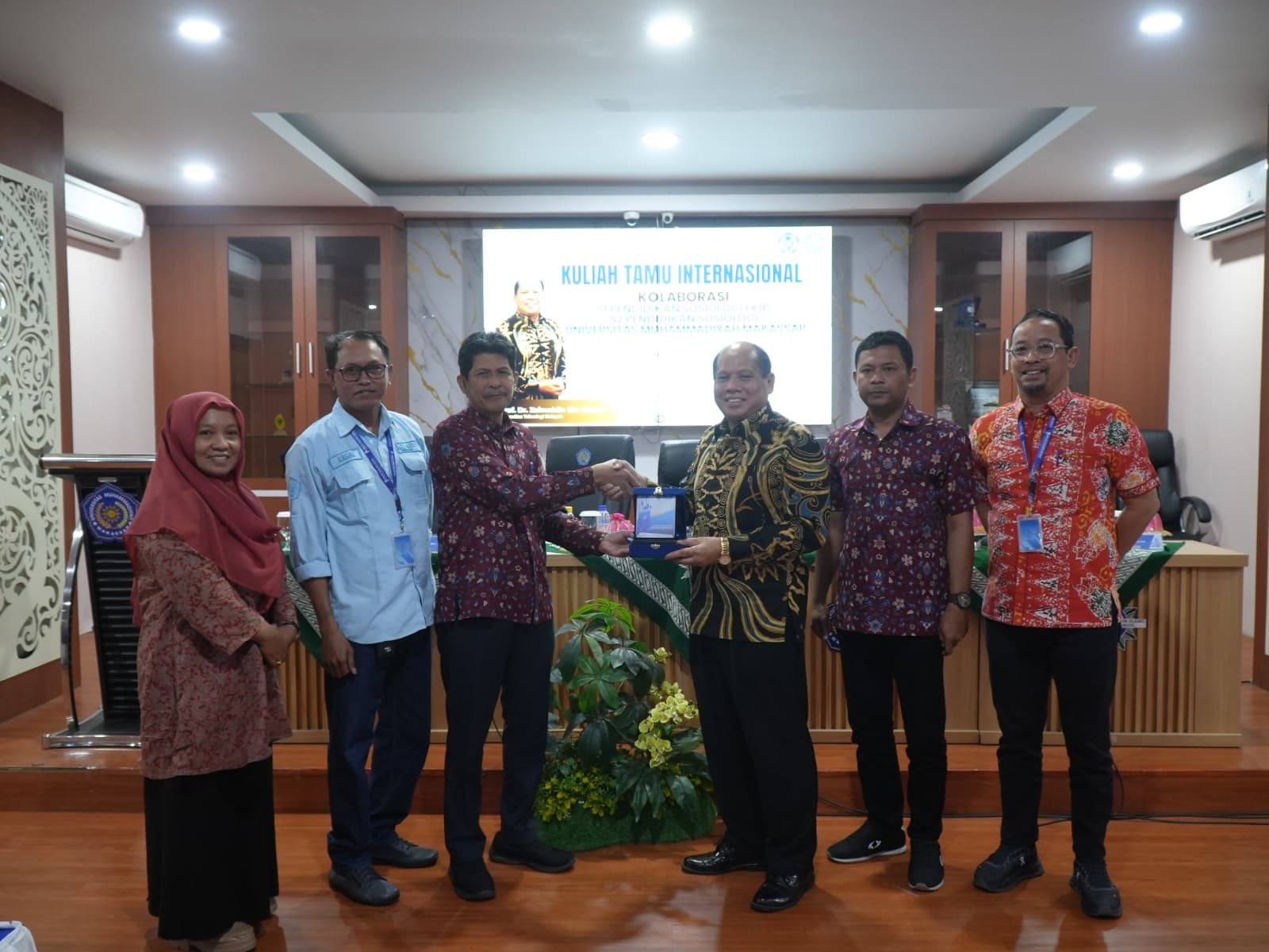 Kuliah tamu internasional Pendidikan Sosiologi Unismuh Makassar bersama pembicara dari UTM