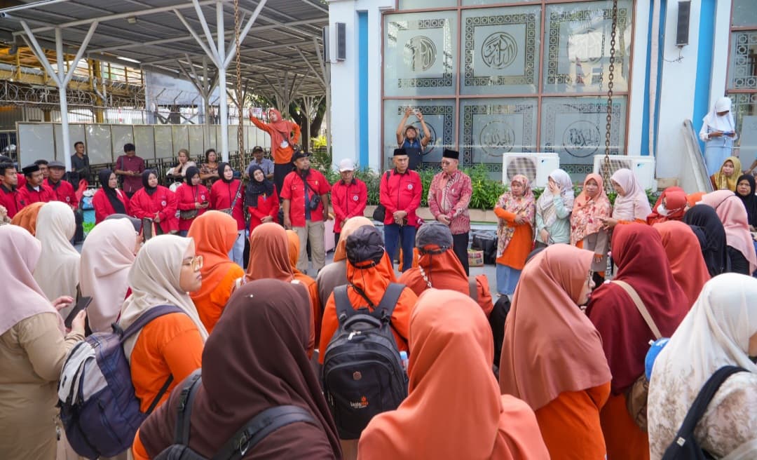 Pelepasan rombongan Muktamar Nasyiatul 'Aisyiyah dan Tapak Suci oleh PWM Sulsel di Makassar