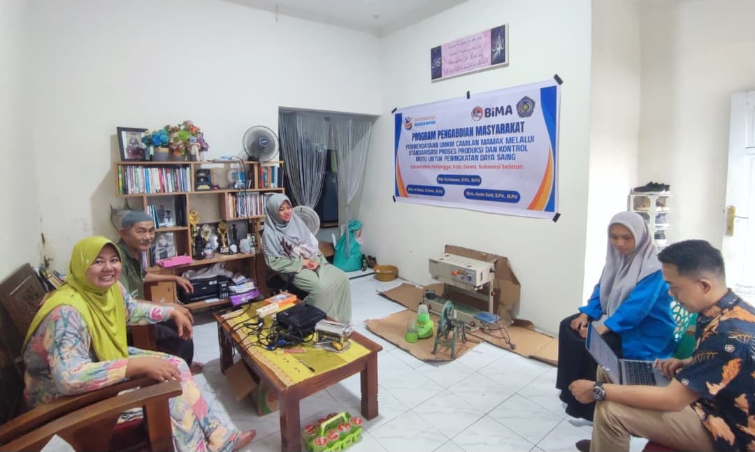 Pendampingan Unismuh Makassar untuk UMKM Camilan Mamak di Gowa