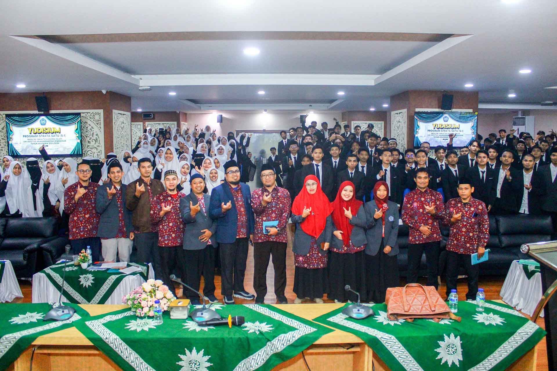 Prosesi yudisium 158 mahasiswa FAI Unismuh Makassar di Aula I-Gift