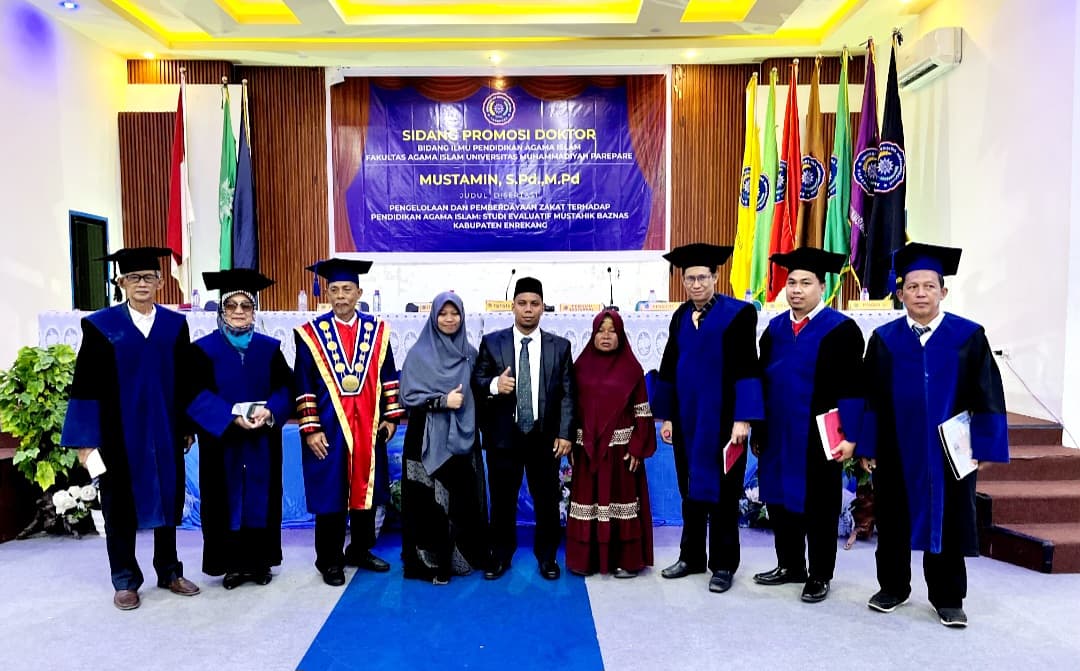 Mustamin, dosen Universitas Muhammadiyah Enrekang, saat meraih gelar doktor melalui penelitian pemberdayaan zakat mustahik