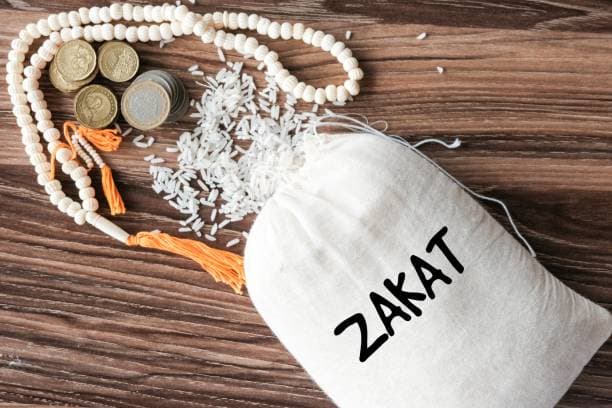 Azhar Basyir Tegaskan Zakat Adalah Hak, Bukan Bentuk Kebaikan Hati Semata