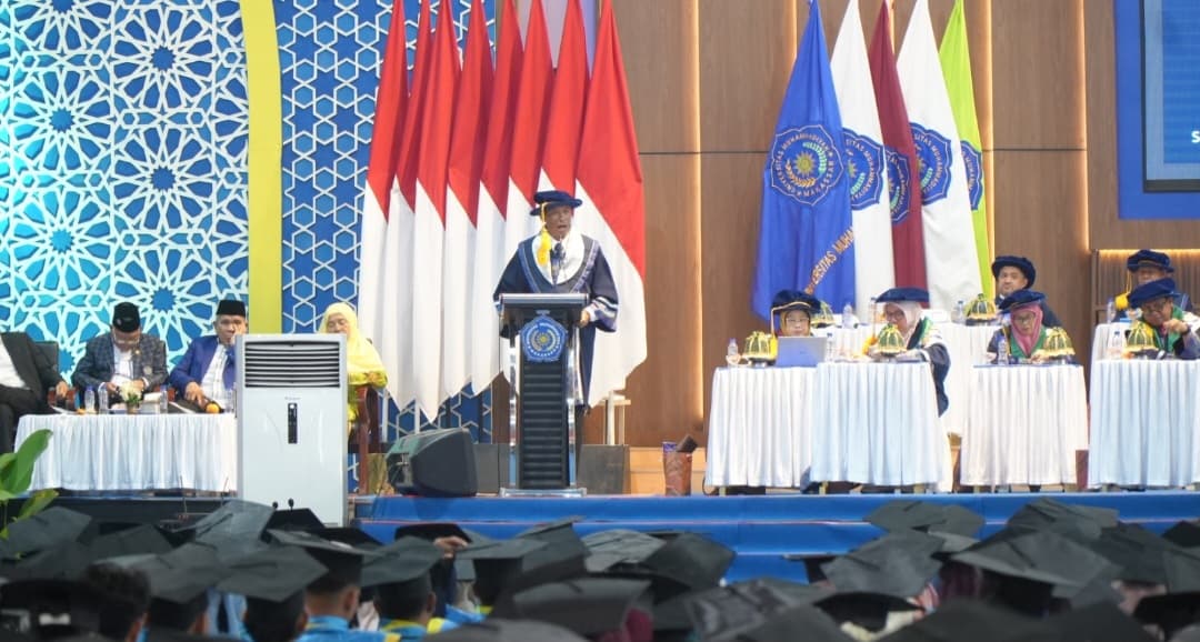 Wamendiktisaintek Dorong Wisudawan Unismuh Makassar Bertransformasi Menuju Kampus Kehidupan