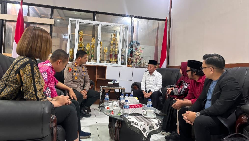 Kapolrestabes Makassar Dukung Jalan Sehat FKLA untuk Perkuat Harmoni Kemanusiaan