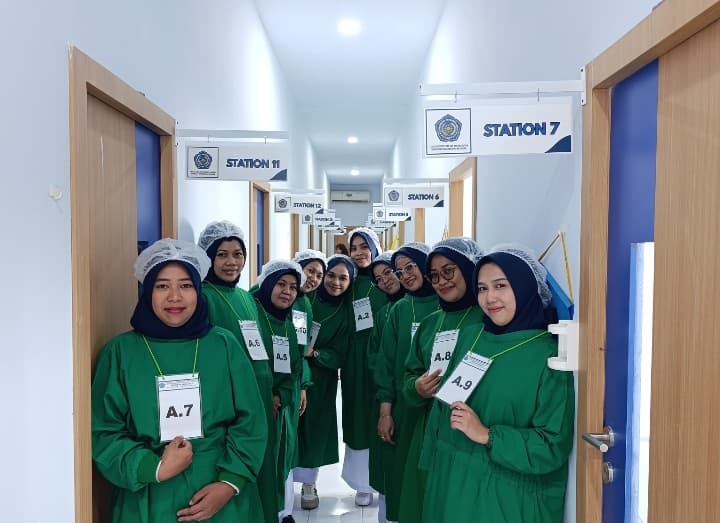 Prodi Profesi Bidan Unismuh Makassar Laksanakan Uji OSCE, Perkuat Kompetensi Klinik Mahasiswa