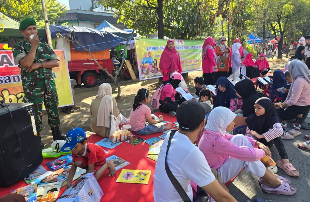 Kegiatan literasi anak oleh LBSO 'Aisyiyah Sulsel di CFD Boulevard Makassar