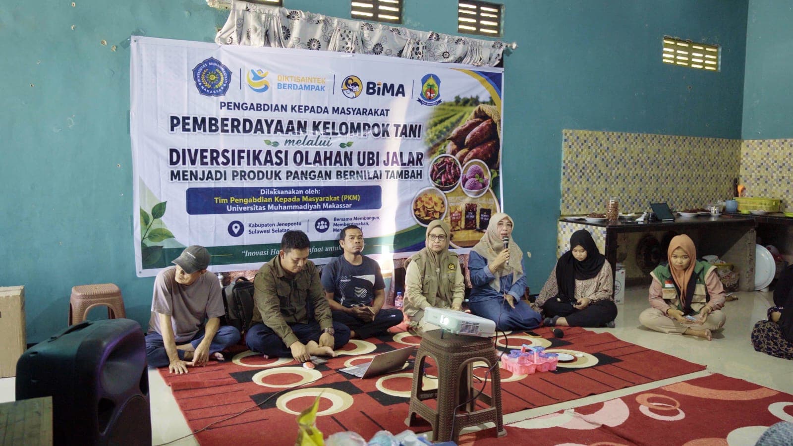 Pendampingan pengolahan ubi jalar bagi Kelompok Tani Sapiri di Desa Sapanang