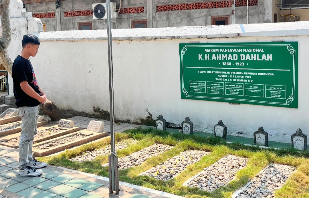 Ketua PK IMM Datuk Sulaiman berziarah ke makam KH Ahmad Dahlan di Yogyakarta