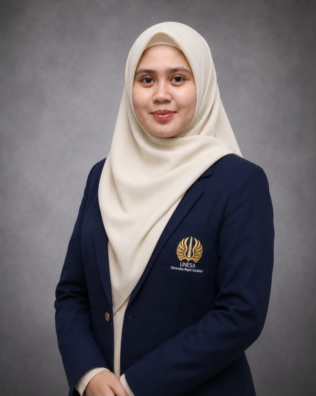 Sadriana Ayu usai ujian doktor di Unesa
