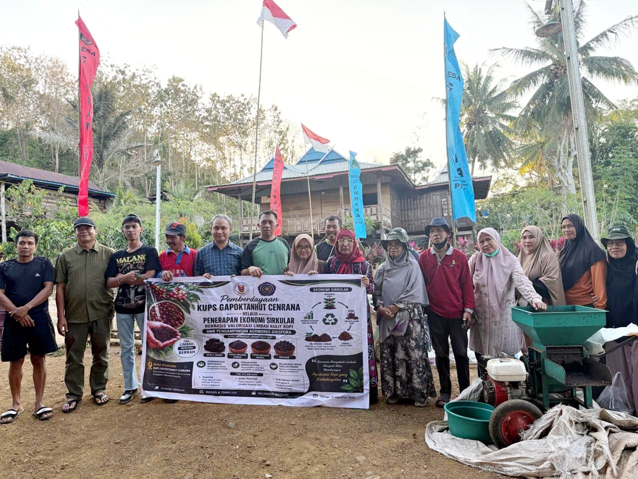 Tim Unismuh Makassar dan Universiti Malaysia Sabah meninjau produksi kopi di Sulawesi Selatan