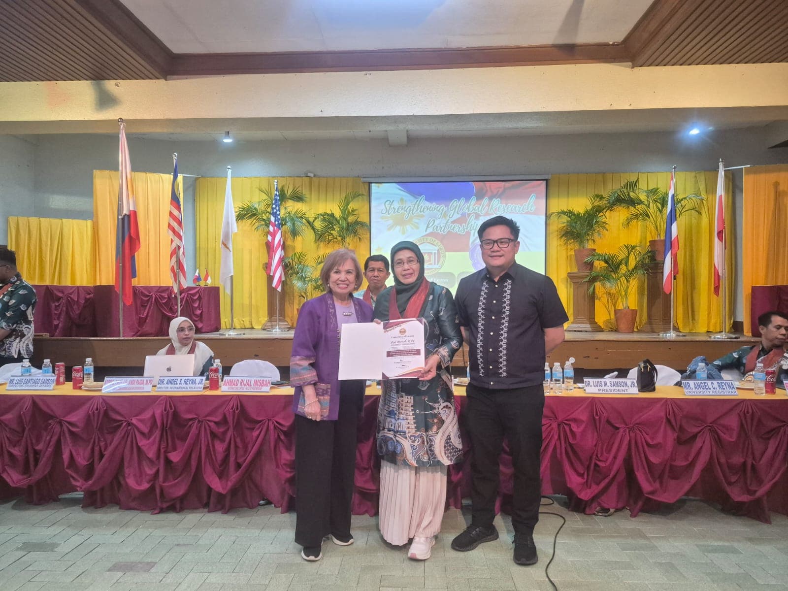 Tim Magister PBSI Unismuh Makassar dalam pengabdian internasional di Filipina