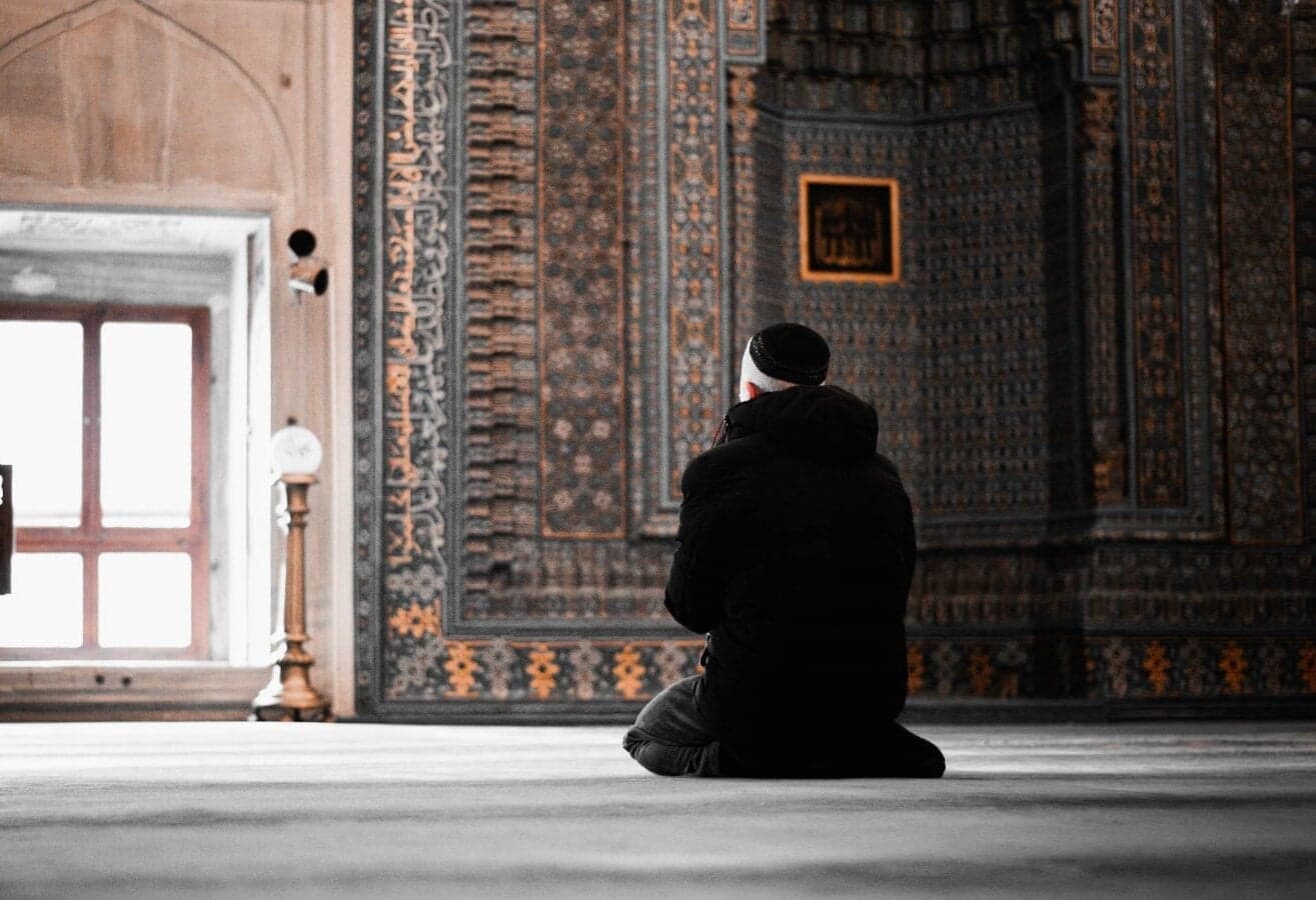 Hukum Melagukan Doa dalam Islam: Perspektif Tarjih Muhammadiyah tentang Niat dan Adab