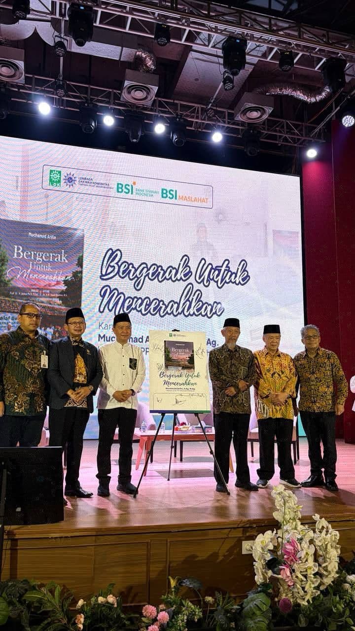 Buku 'Bergerak untuk Mencerahkan' LDK PP Muhammadiyah: Rekam Jejak Dakwah Komunitas