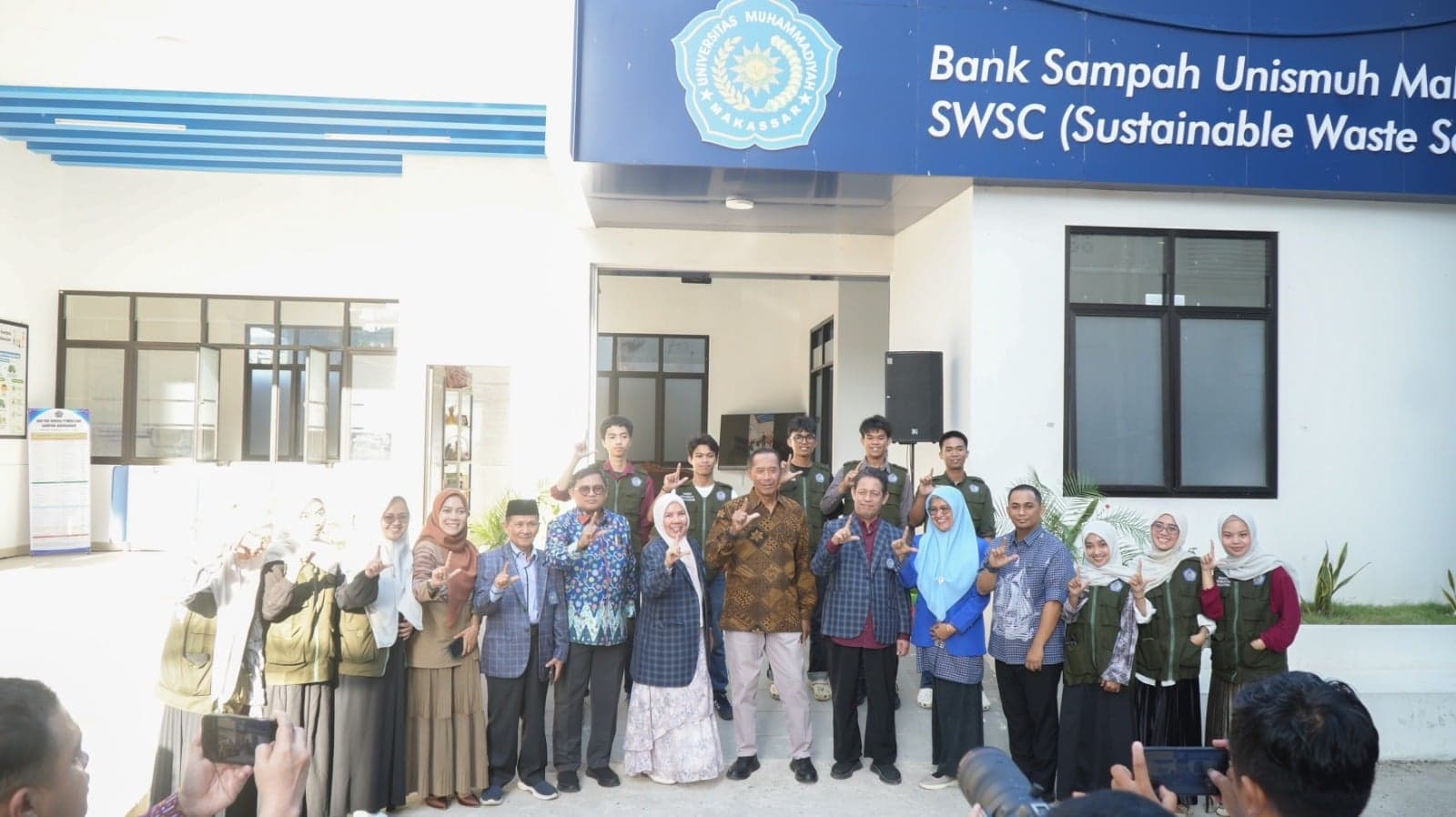 Wamendiktisaintek Apresiasi Inovasi Unismuh Makassar dalam Pengelolaan Sampah Berbasis Ekonomi