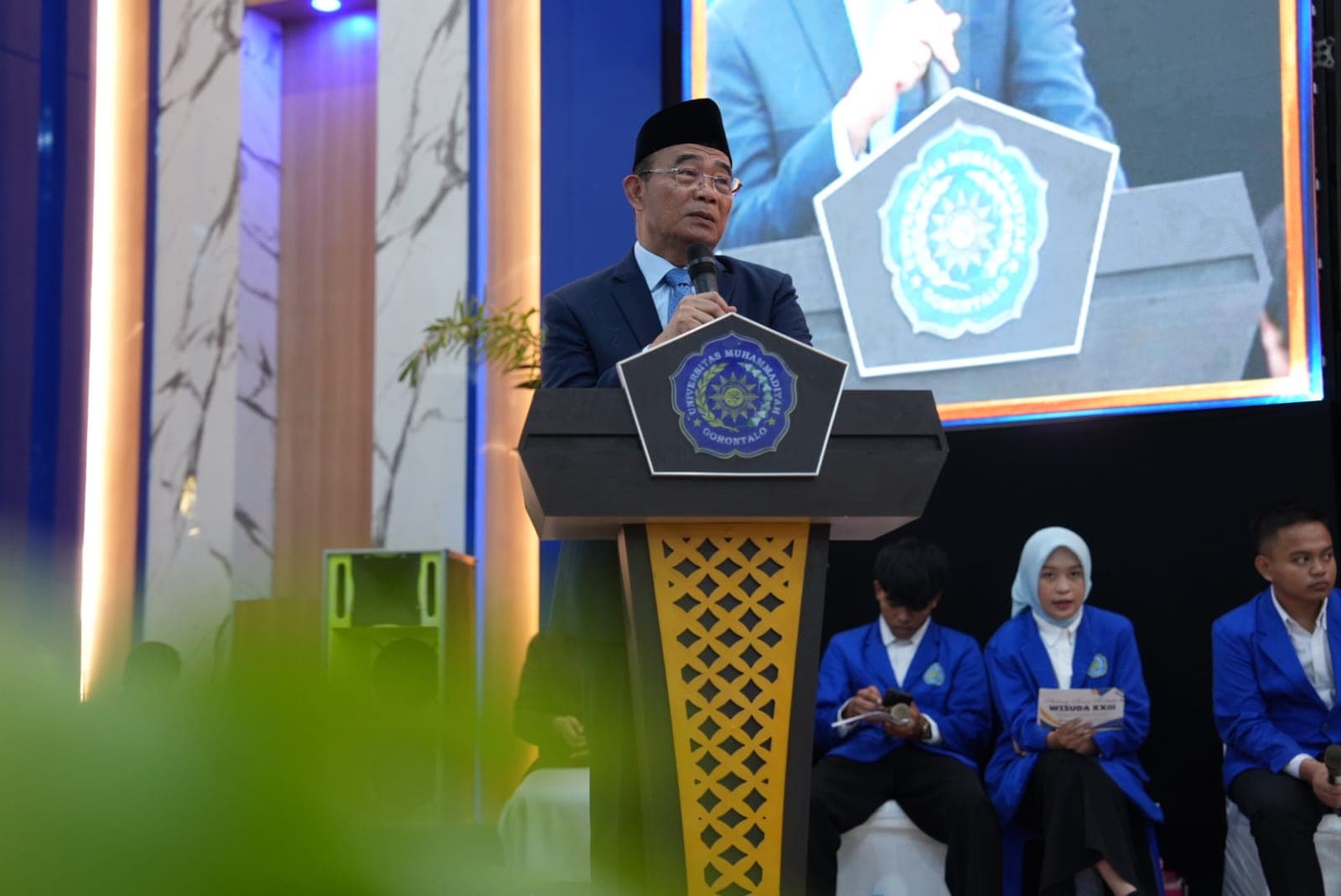 Muhadjir Effendy Dorong Adaptasi Lulusan PTMA Hadapi Dinamika Era VUCA dan AI