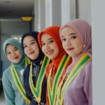 Mahasiswa Vokasi Teknik Pertanian UMS Rappang Bangun Irigasi Tetes untuk Budidaya Melon di P4S Bukit Melintang