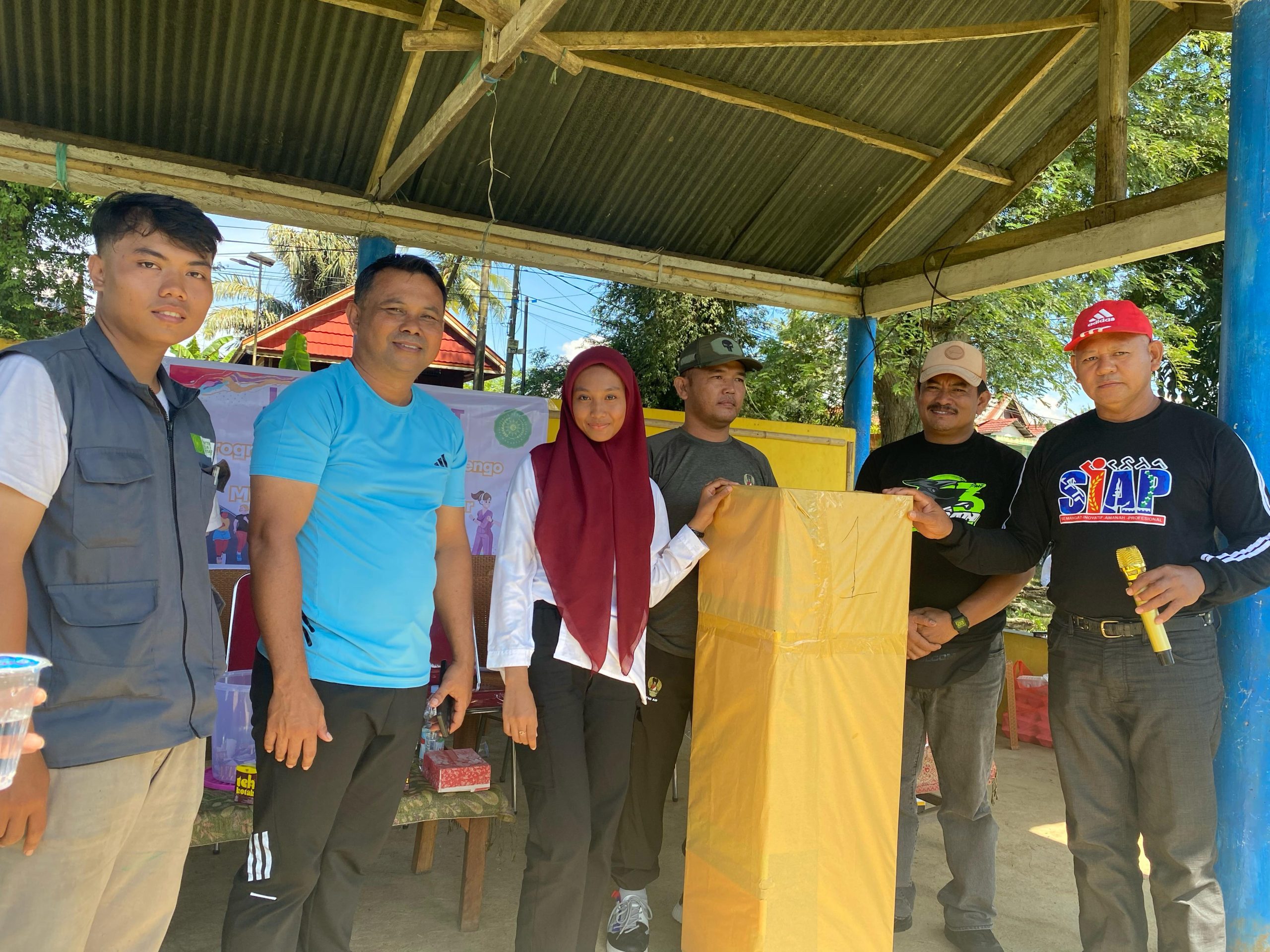 PKN PoltekMu Gelar Gerak Jalan, Warga Bengo Bersuka Ria