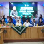 Wakil Rektor II Unismuh Bagikan Onde-onde di Pemakaian Perdana Auditorium I-GIFt