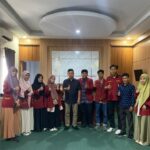 Pesantren Darul Arqam Muhammadiyah Punnia Pinrang Serahkan Kenang-Kenangan kepada Bupati Sidrap